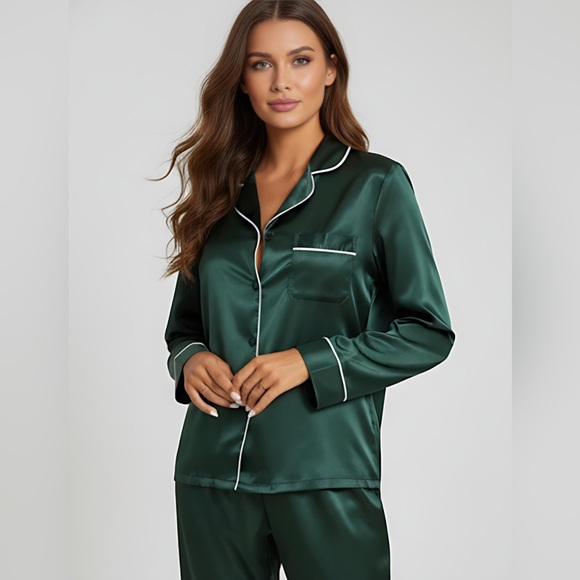 Lapel Collar Satin PJ Set / Pyjama Set Emerald Green - Picture 2 of 8